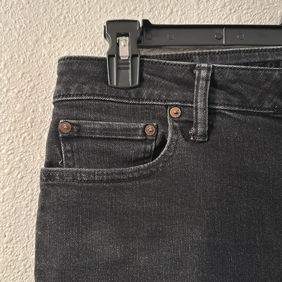 Men’s jeans American eagle 32x32 black preowned condition some distressed area - Picture 5 of 16